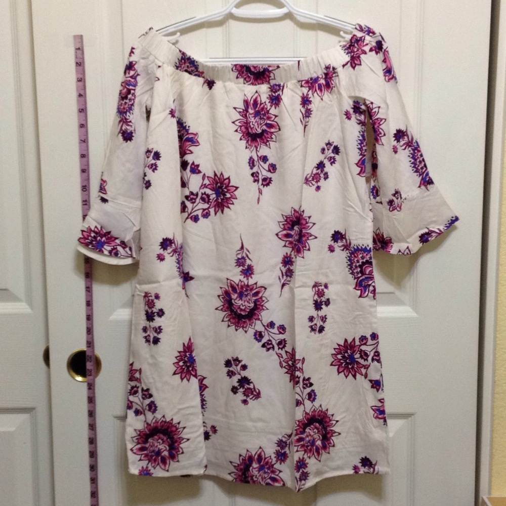 Old Navy Off-the-Shoulder Bell-Sleeve Shift Dress - Picture 7 of 7