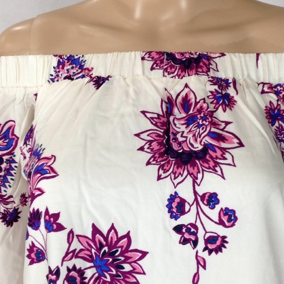 Old Navy Off-the-Shoulder Bell-Sleeve Shift Dress - Picture 4 of 7