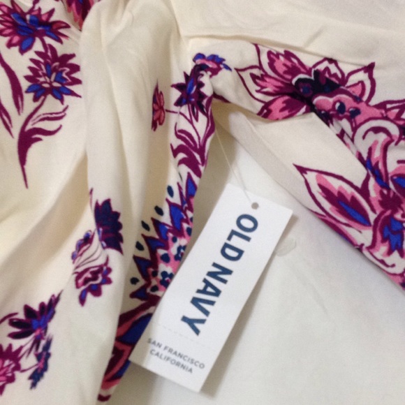 Old Navy Off-the-Shoulder Bell-Sleeve Shift Dress - Picture 6 of 7