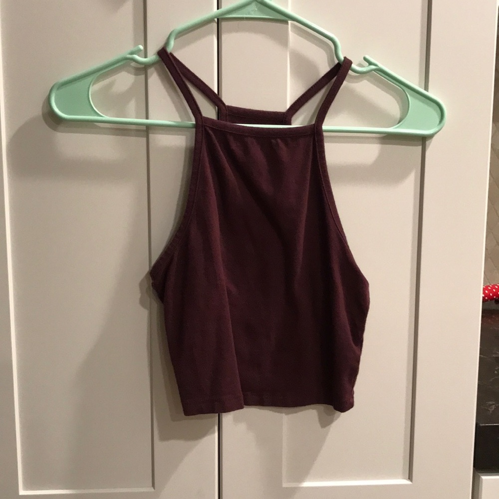 maroon crop top