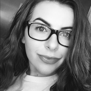 Meet your Posher, Olivia