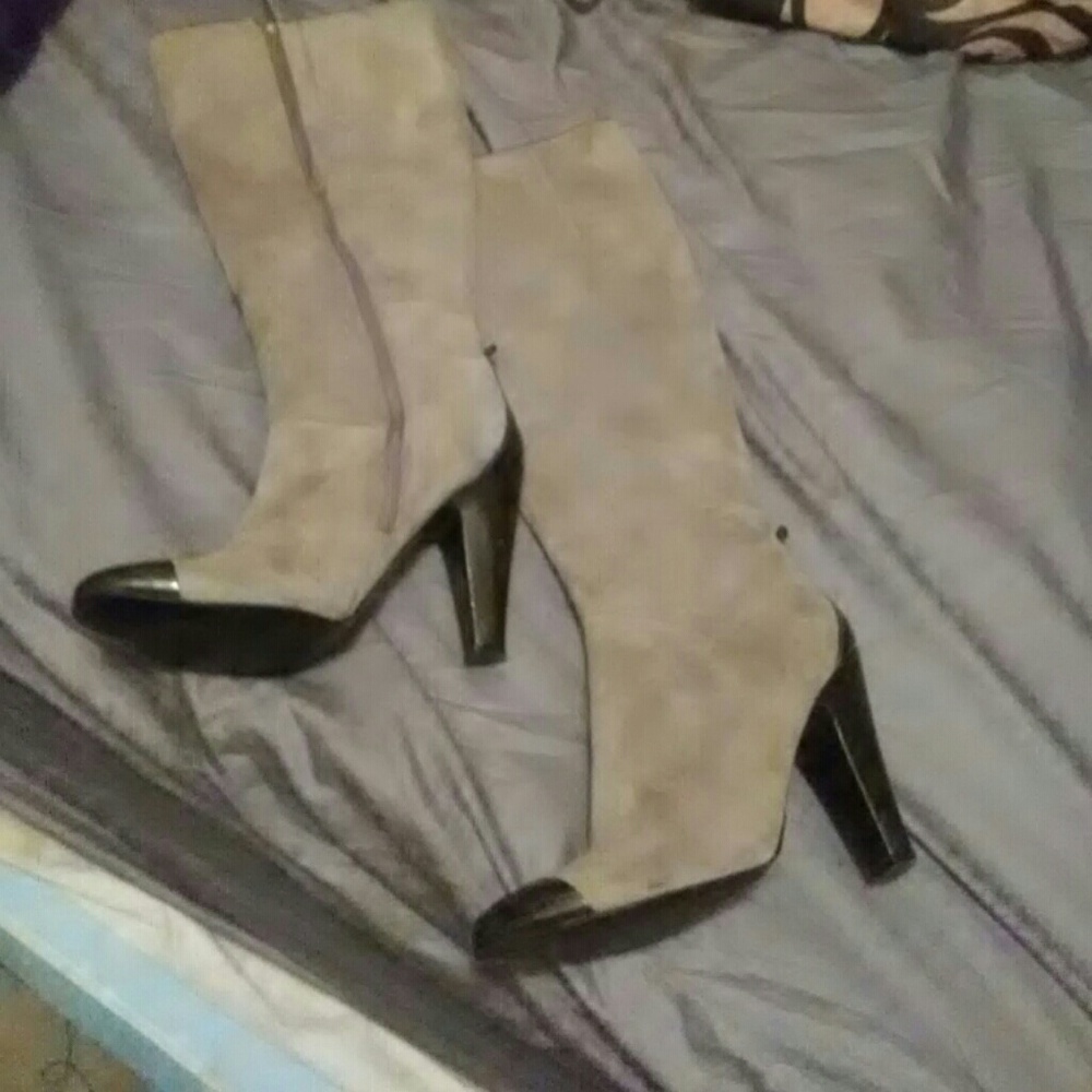 Suede boots