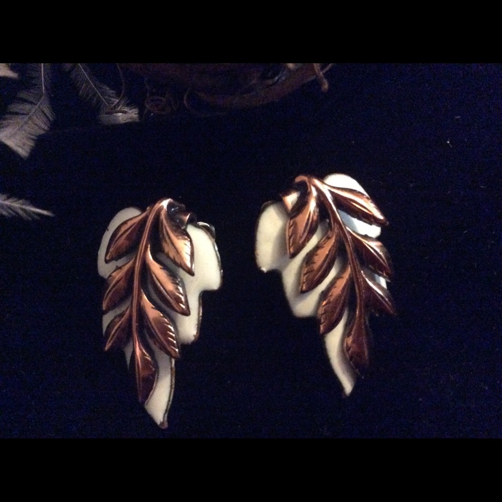 Matisse Designer Copper White Enamel Clip Vintage