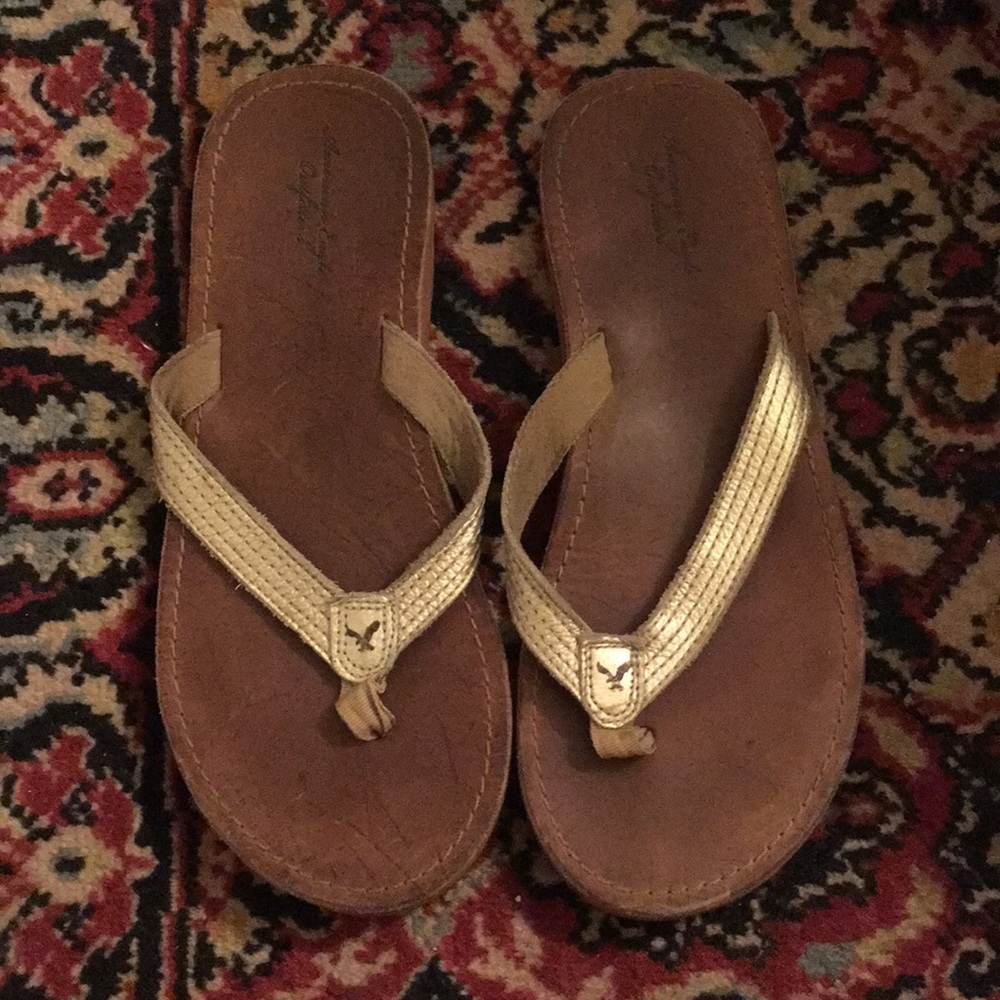 American eagle leather flip flops