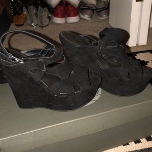 Sexy Guess black faux suede wedge heel size 5.5