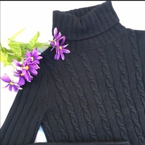J. Crew cable knit turtleneck sweater sz. S