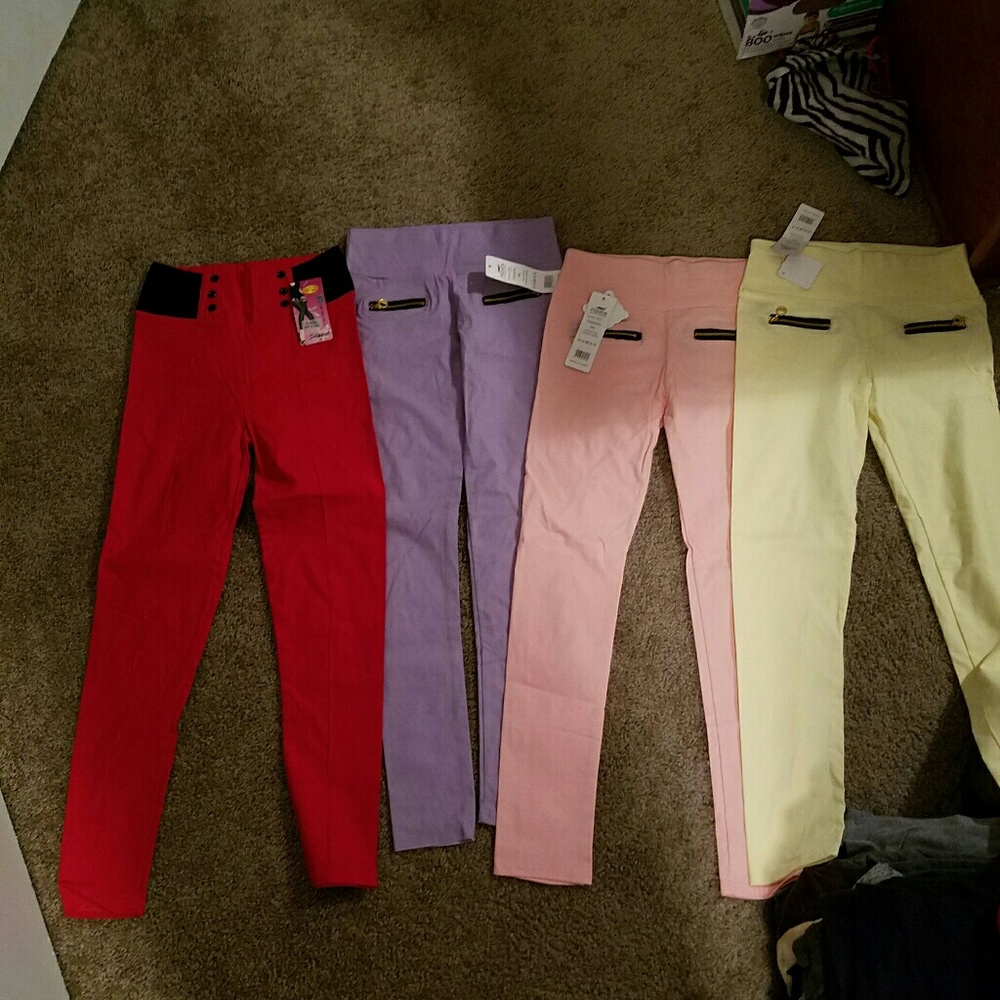 Bundle of women's brand new fashion pants.