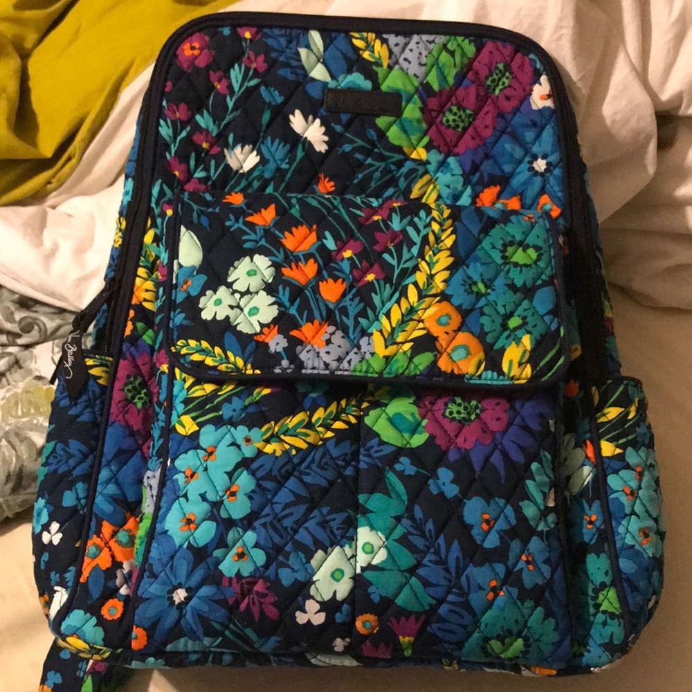 LIKE NEW Vera Bradley BackPack