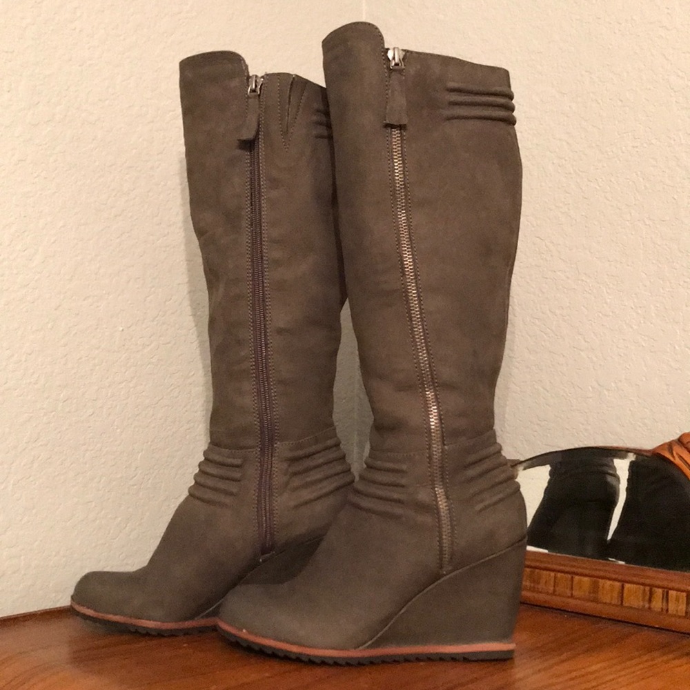 Biala boots