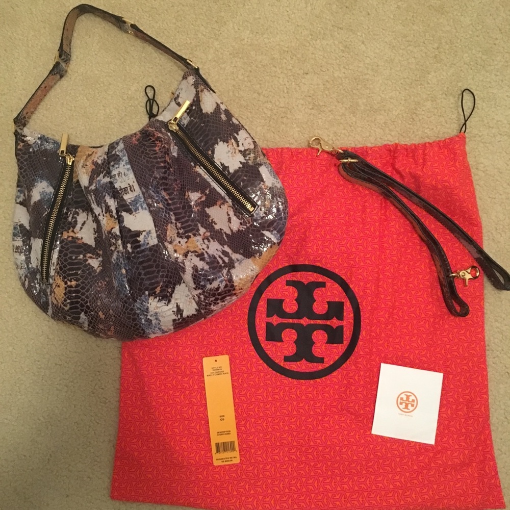Tory Burch purse. Never worn, perfect condition.
