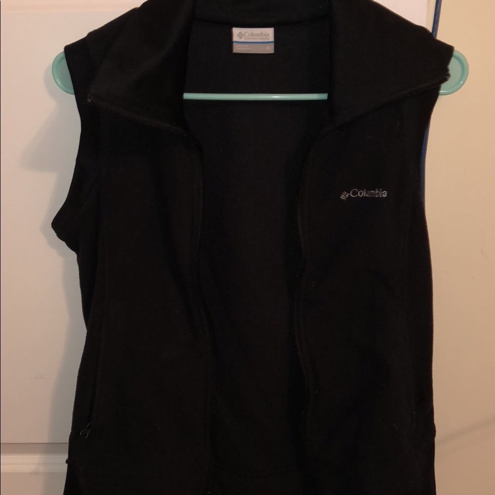 Women’s black Columbia vest!