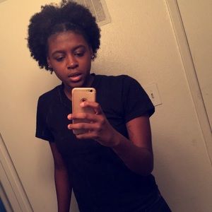 Meet your Posher, Adriana