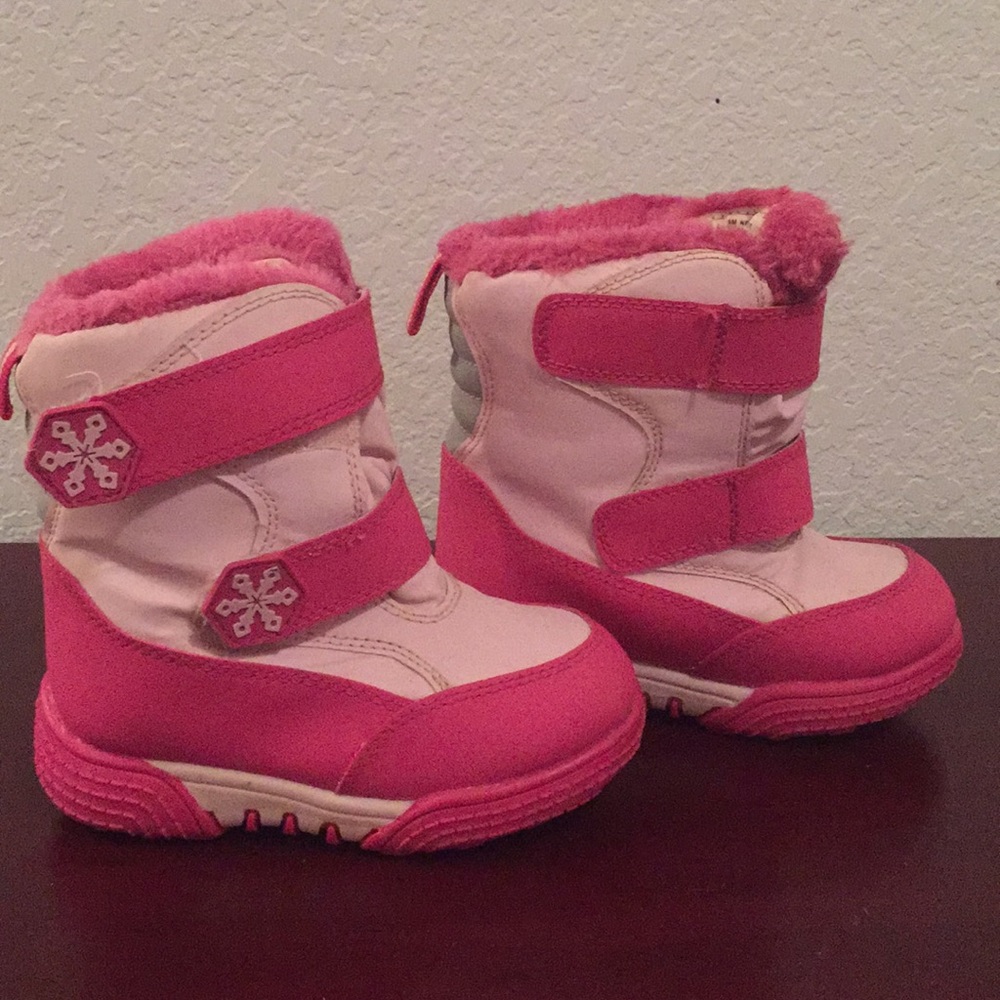 Snow boots
