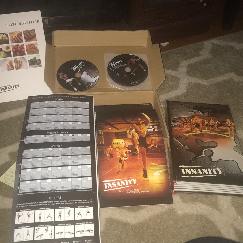 Insanity DVD complete set 12dvd barely used