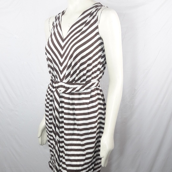 Talbolts Sleeveless V Neck Dress NWT - Picture 5 of 5