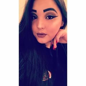 Meet your Posher, Adriana