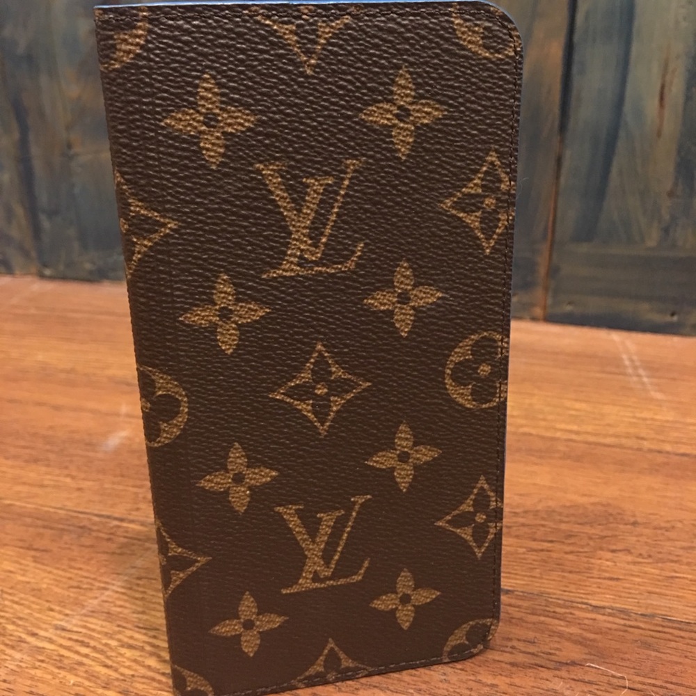 Louis Vuitton Cell Phone Cover - Picture 1 of 2