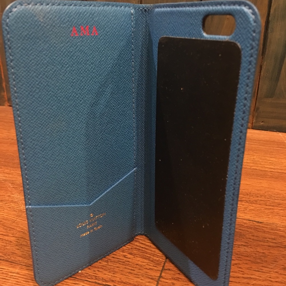 Louis Vuitton Cell Phone Cover - Picture 2 of 2
