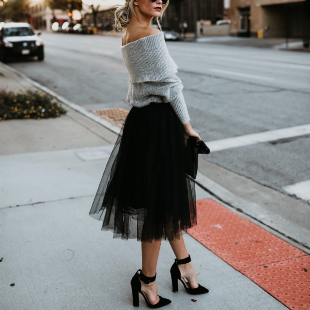 ISO Vici Bradshaw Tulle Midi Skirt