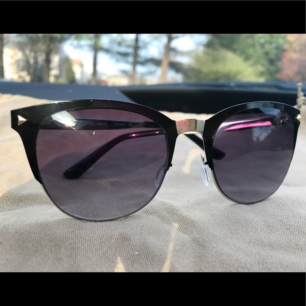 *SOLD* Authentic Oscar De La Renta Sunglasses