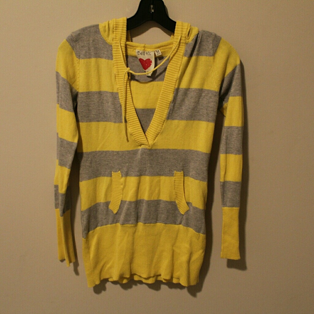 Hoodie with draw strings