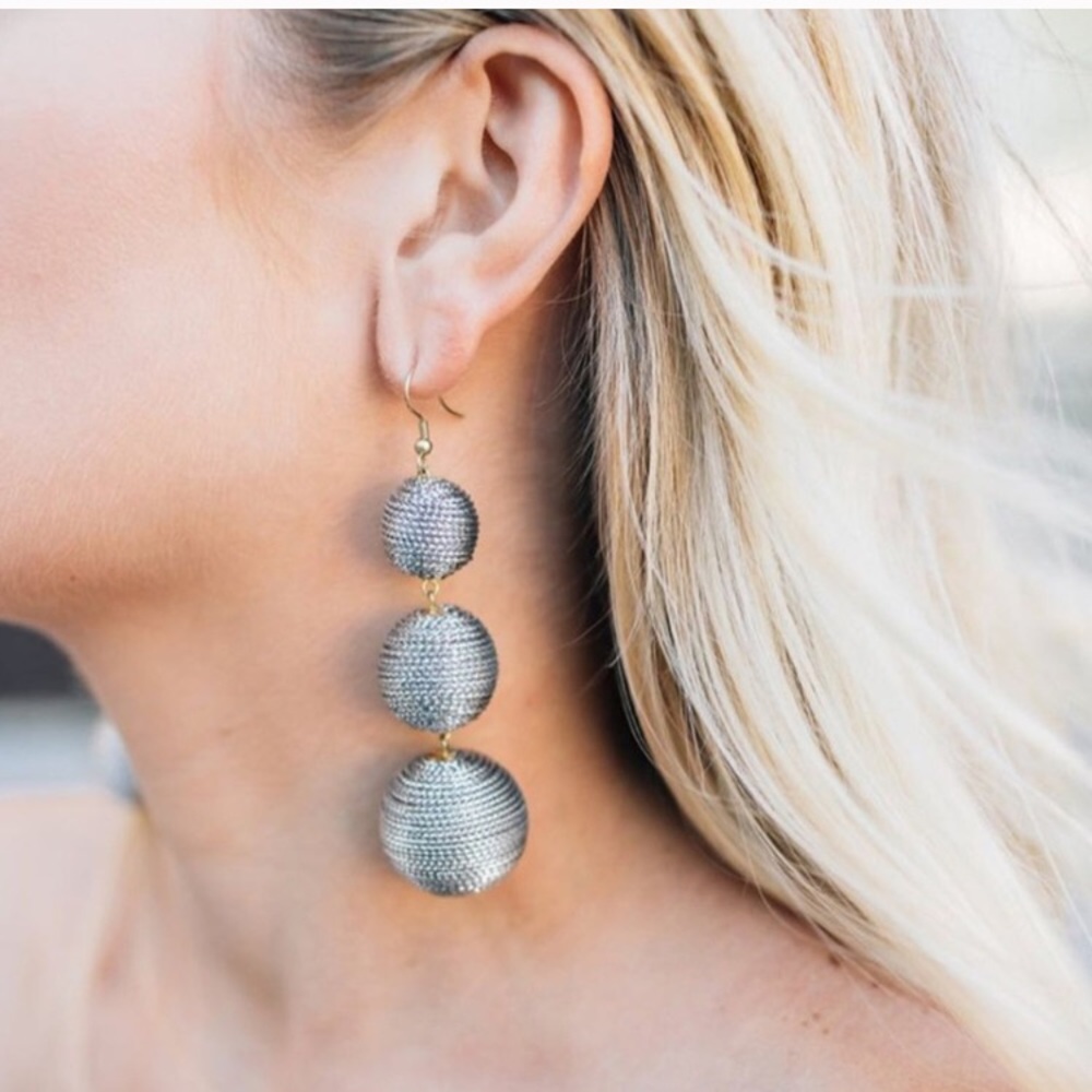 🎁 "My Shyness" Earrings