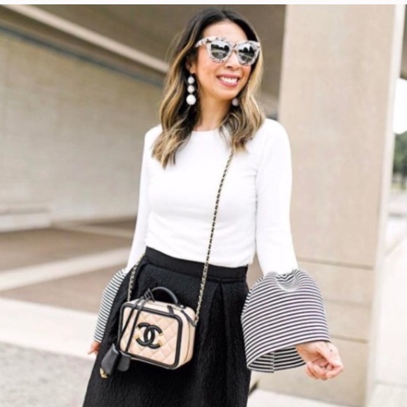 🎁 "My Shyness" Earrings - Picture 4 of 5