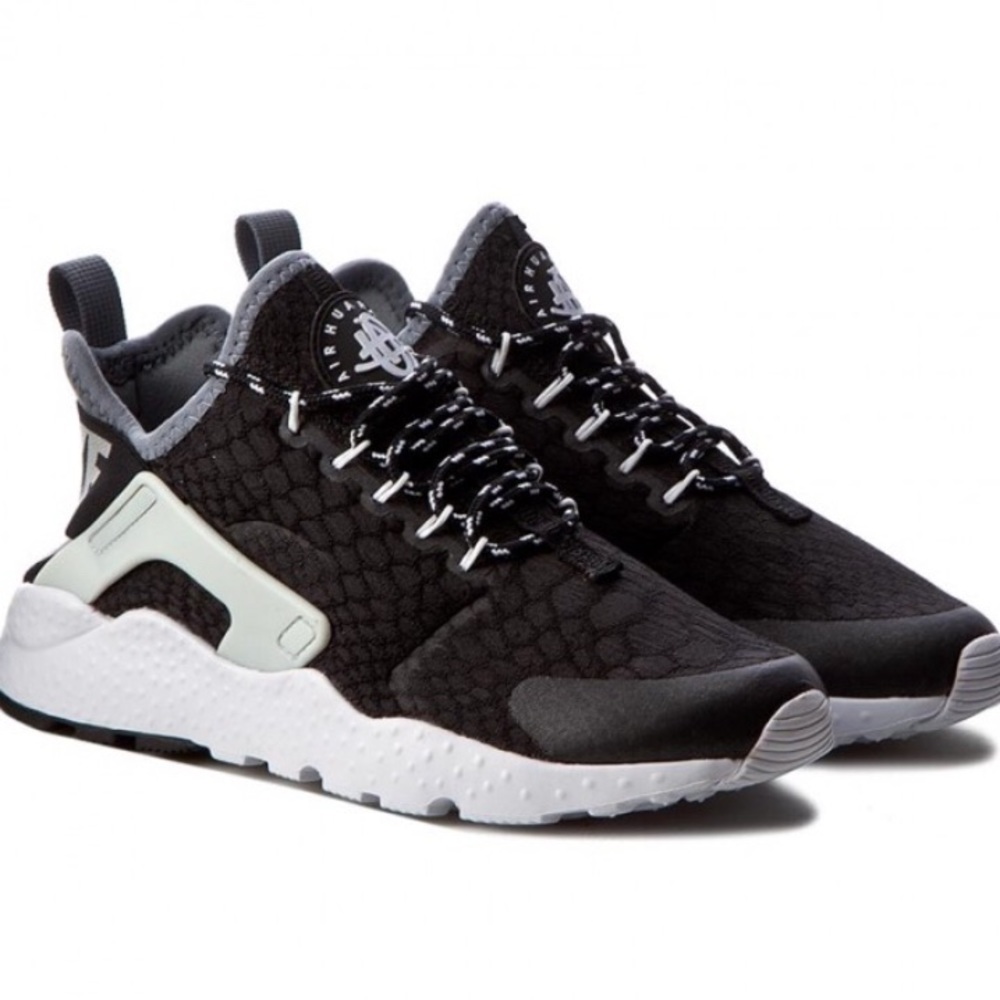 NIKE air HUARACHES run ultra
