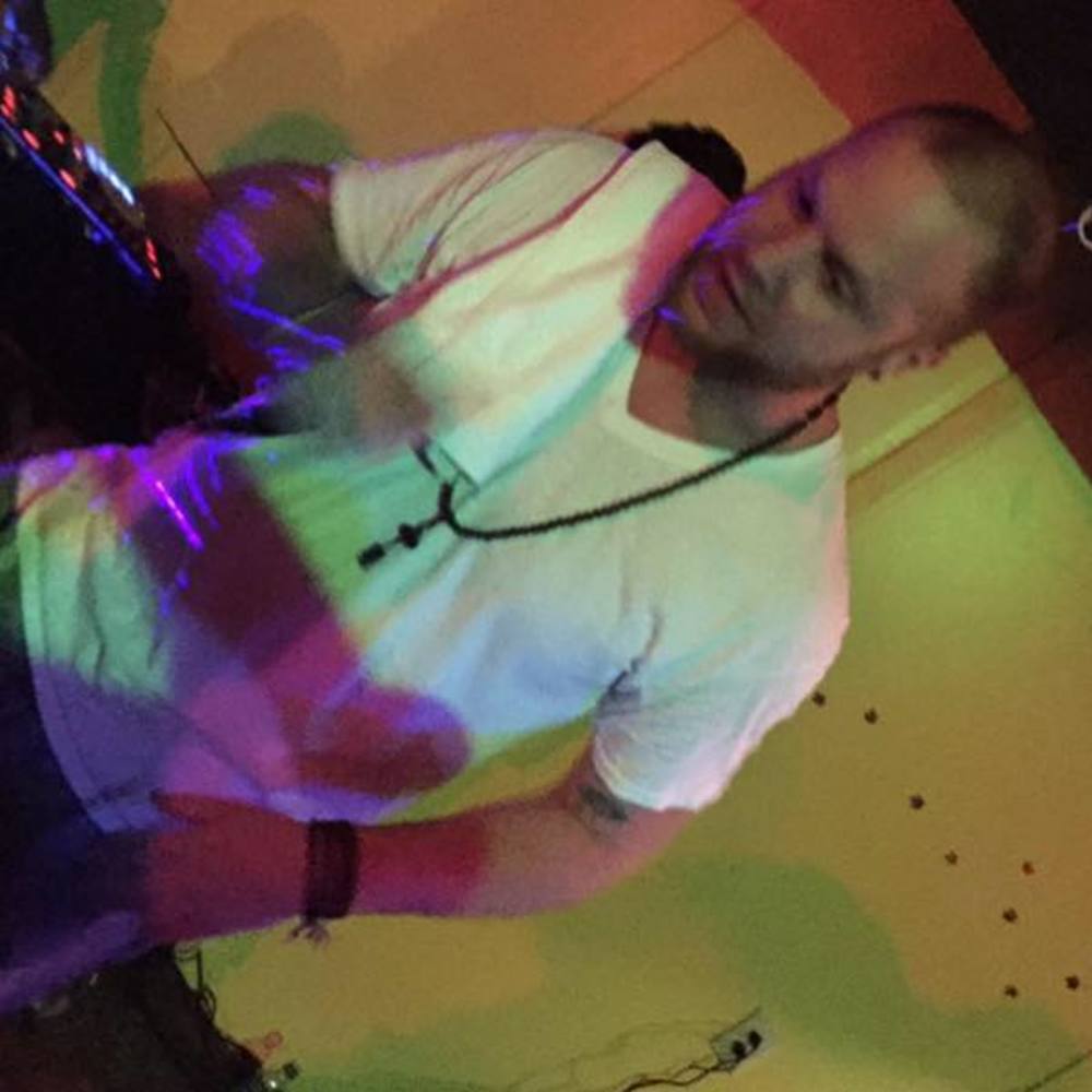 Meet your Posher, Derek