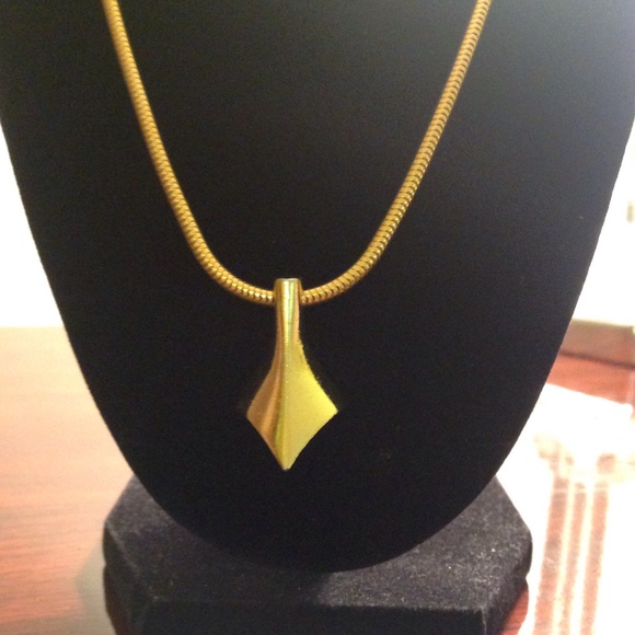 RARE VINTAGE Lanvin pendant necklace PRICE DROP - Picture 7 of 7