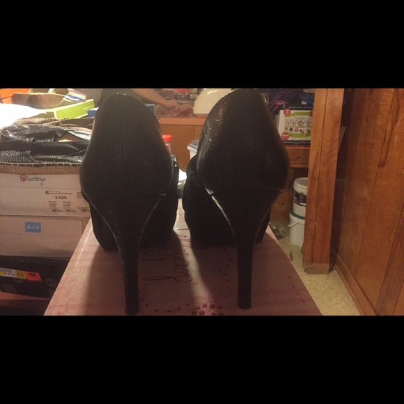 Shoes - Picture 2 of 3