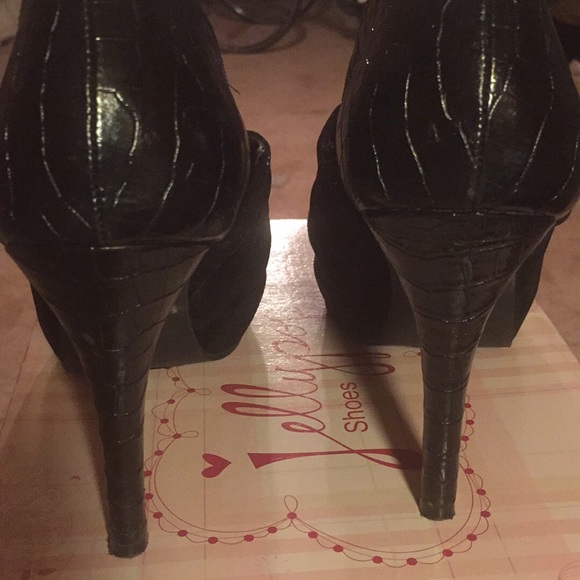 Shoes - Picture 3 of 3