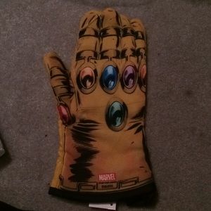 Thano's glove oven mitt Marvel