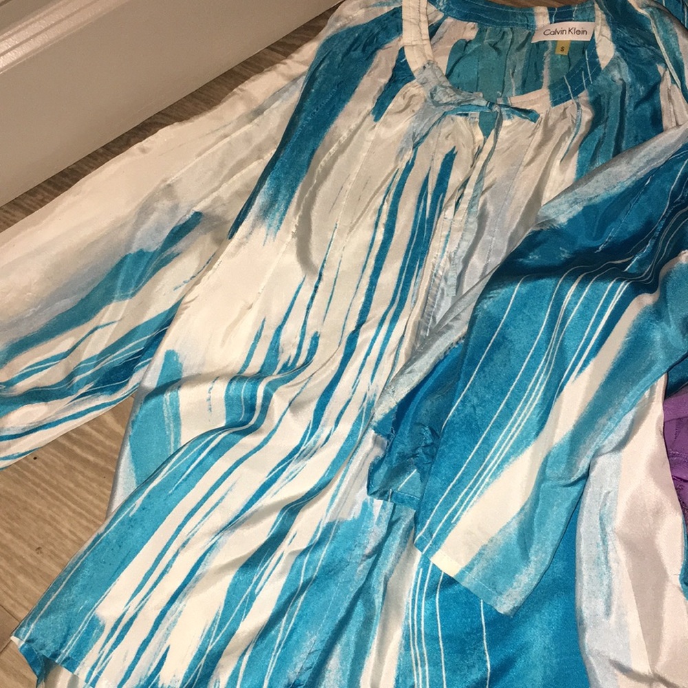 Calvin klein small flowy blouse used like new