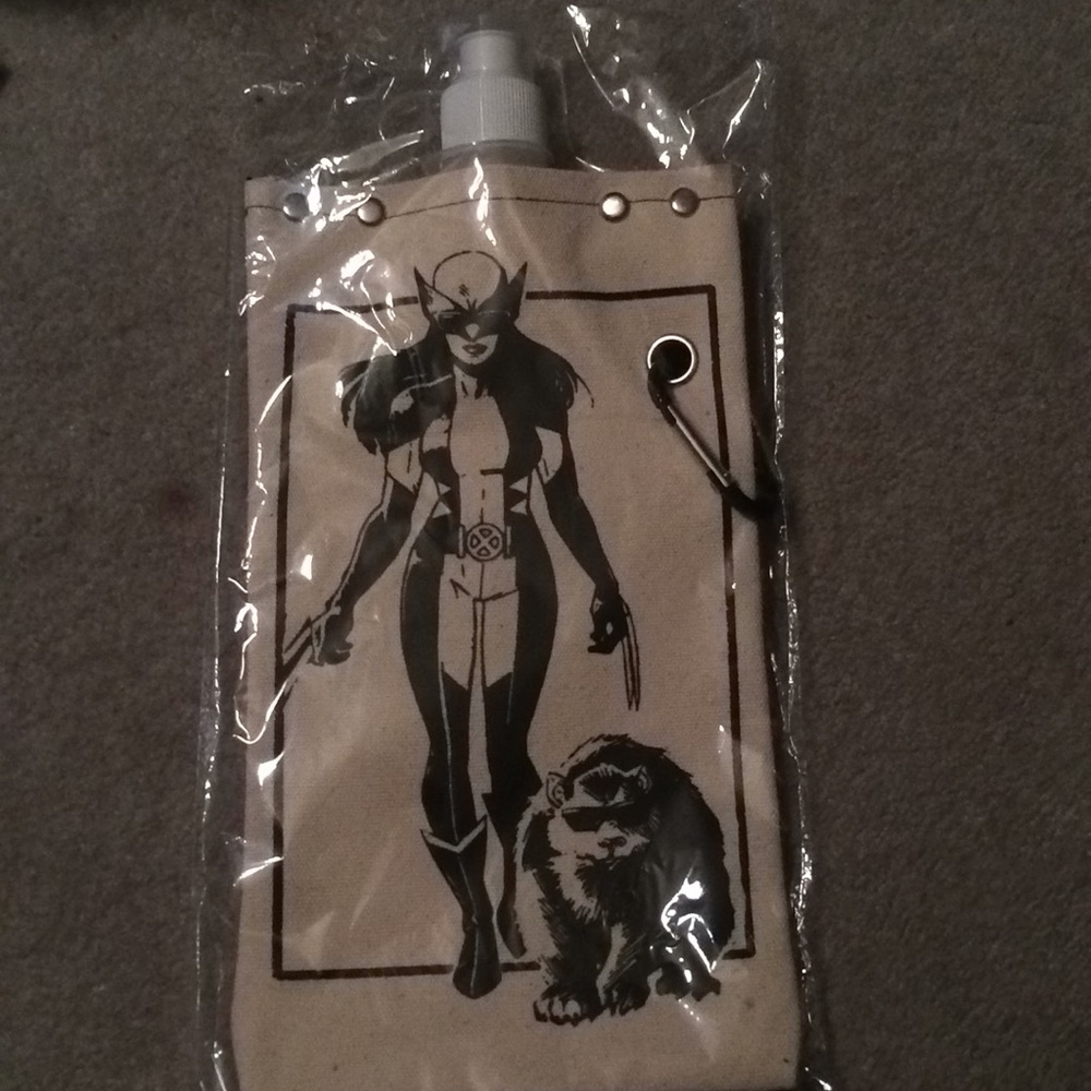 Female Wolverine canvas water canteen Marvel