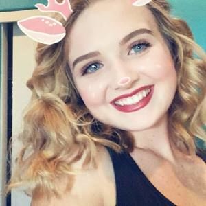 Meet your Posher, Chloe