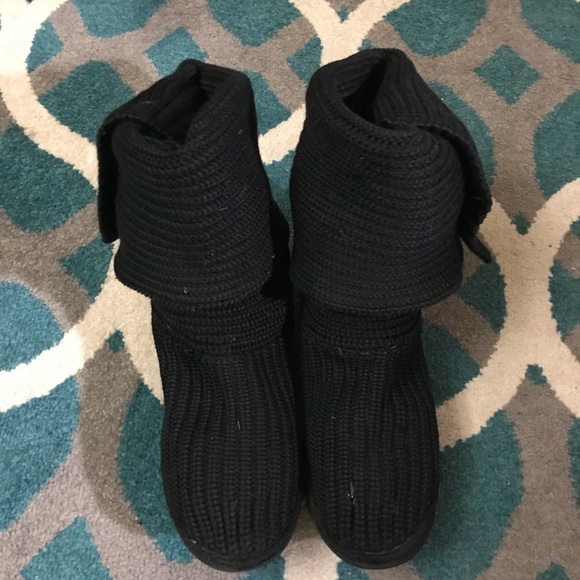 Women’s Uggs - Picture 2 of 5