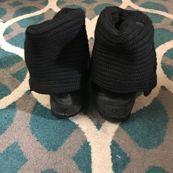 Women’s Uggs - Picture 3 of 5