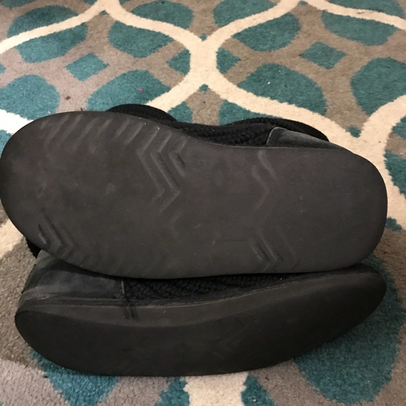 Women’s Uggs - Picture 4 of 5