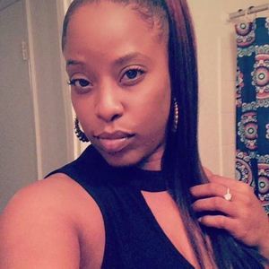 Meet your Posher, Monique