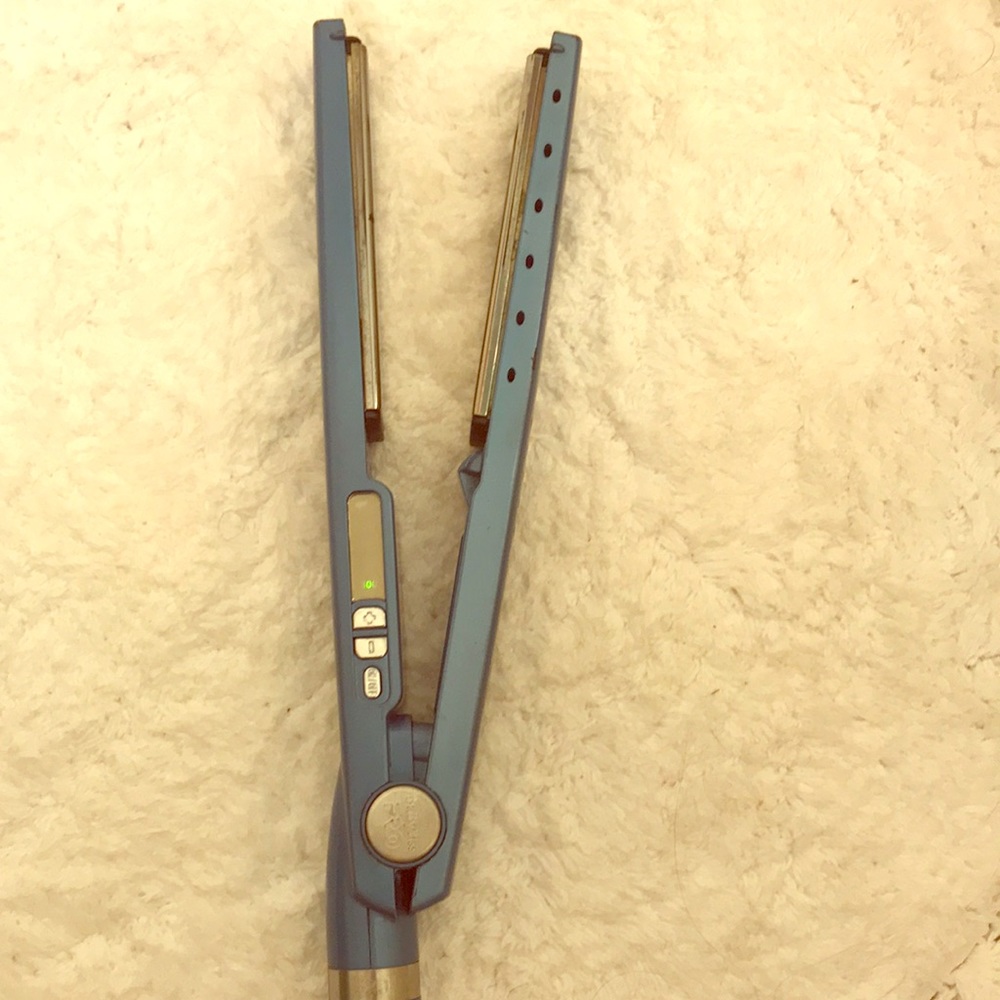 Babyliss Pro flat iron straightener