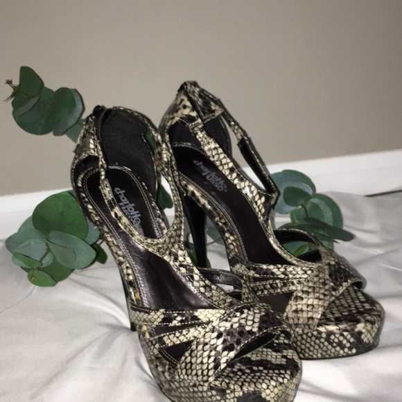 Charlotte Russe Shoes - LADIES CHARLOTTE RUSSE HEELS 👠 SIZE 8