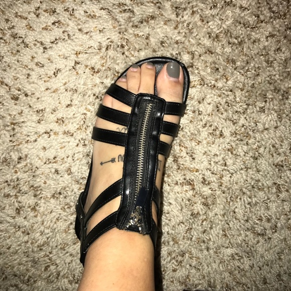 Black shoes - Picture 1 of 3