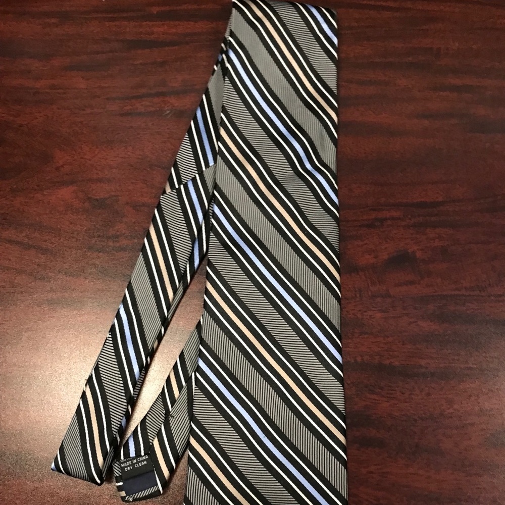 IZOD Men’s Striped Silk Neck Tie