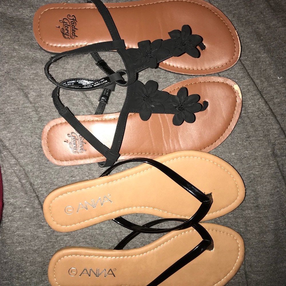 Sandals set