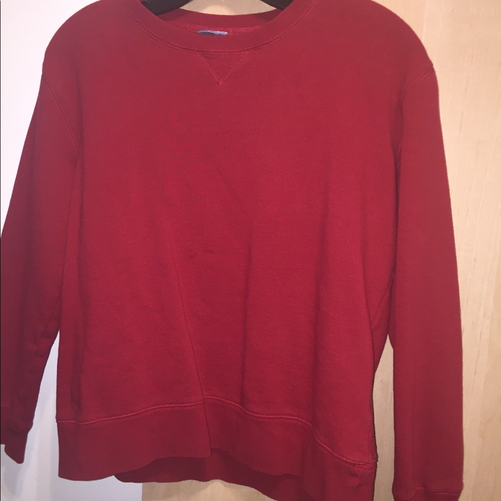 Red crewneck top
