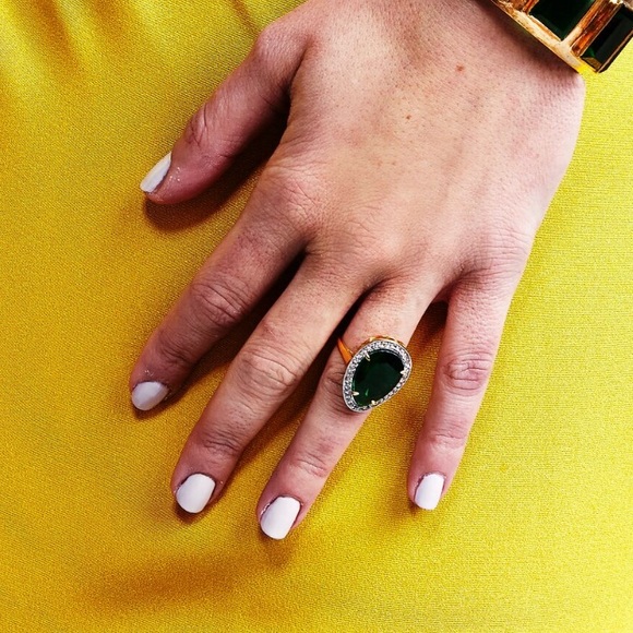Jewelry - Emerald Green Pear Cocktail Ring