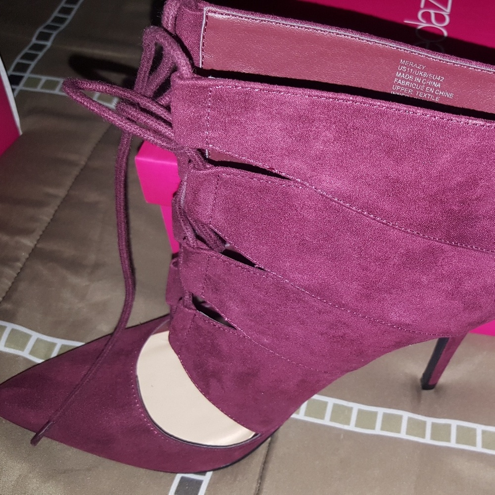 Shoe dazzle heels in Wine color