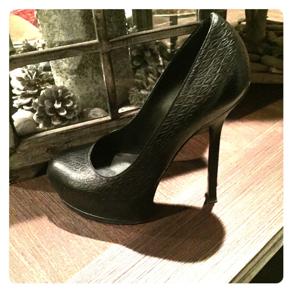 Yves Saint Laurent Black Embossed Pumps