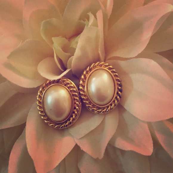 Vintage Monet Clip On Earrings - Picture 5 of 6